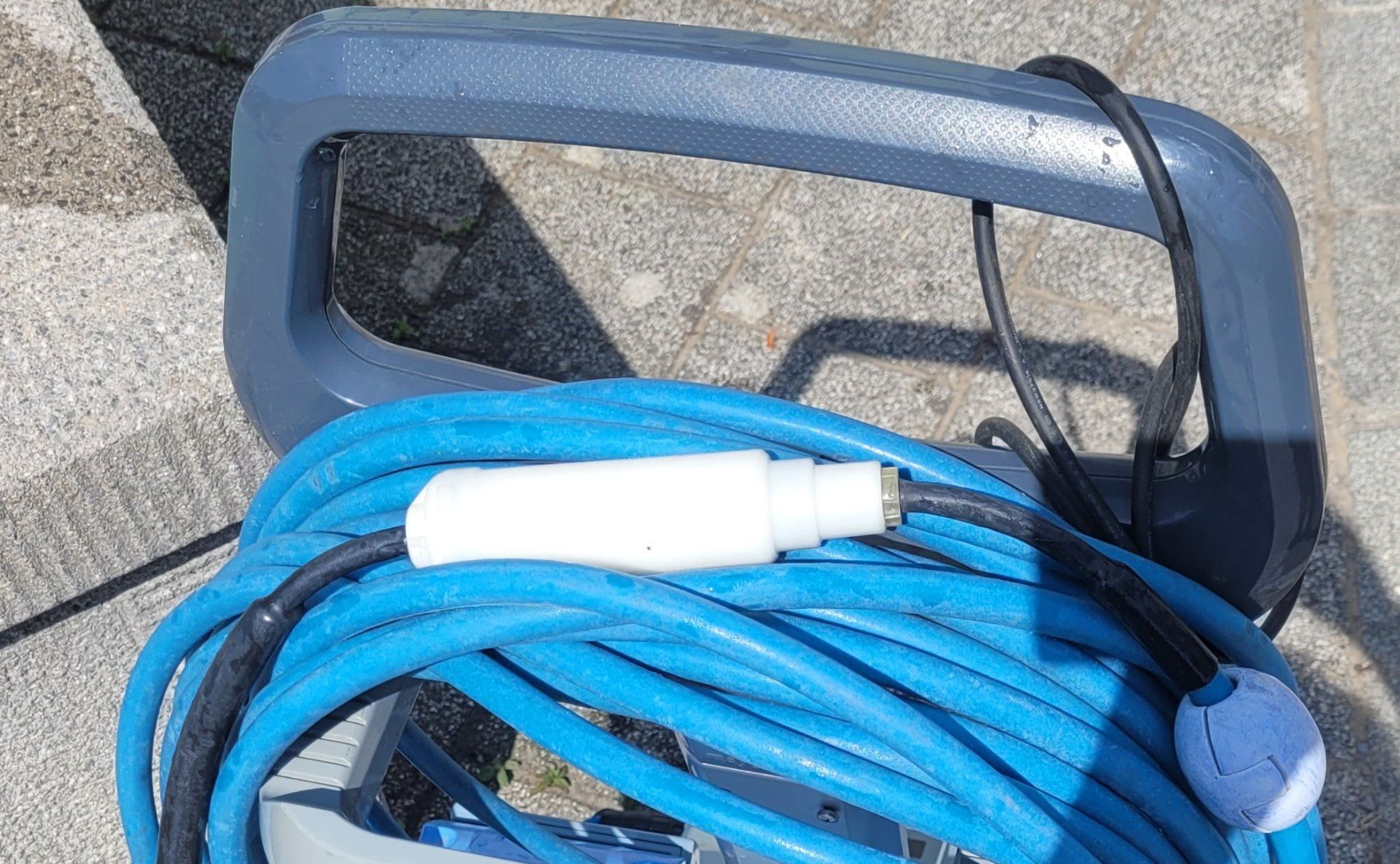 Dolphin Schwimmbad-Zubehör: Poolroboter Dolphin M5 mit Kabel und Filter – Gebraucht aus Russikon von proxilia 5
