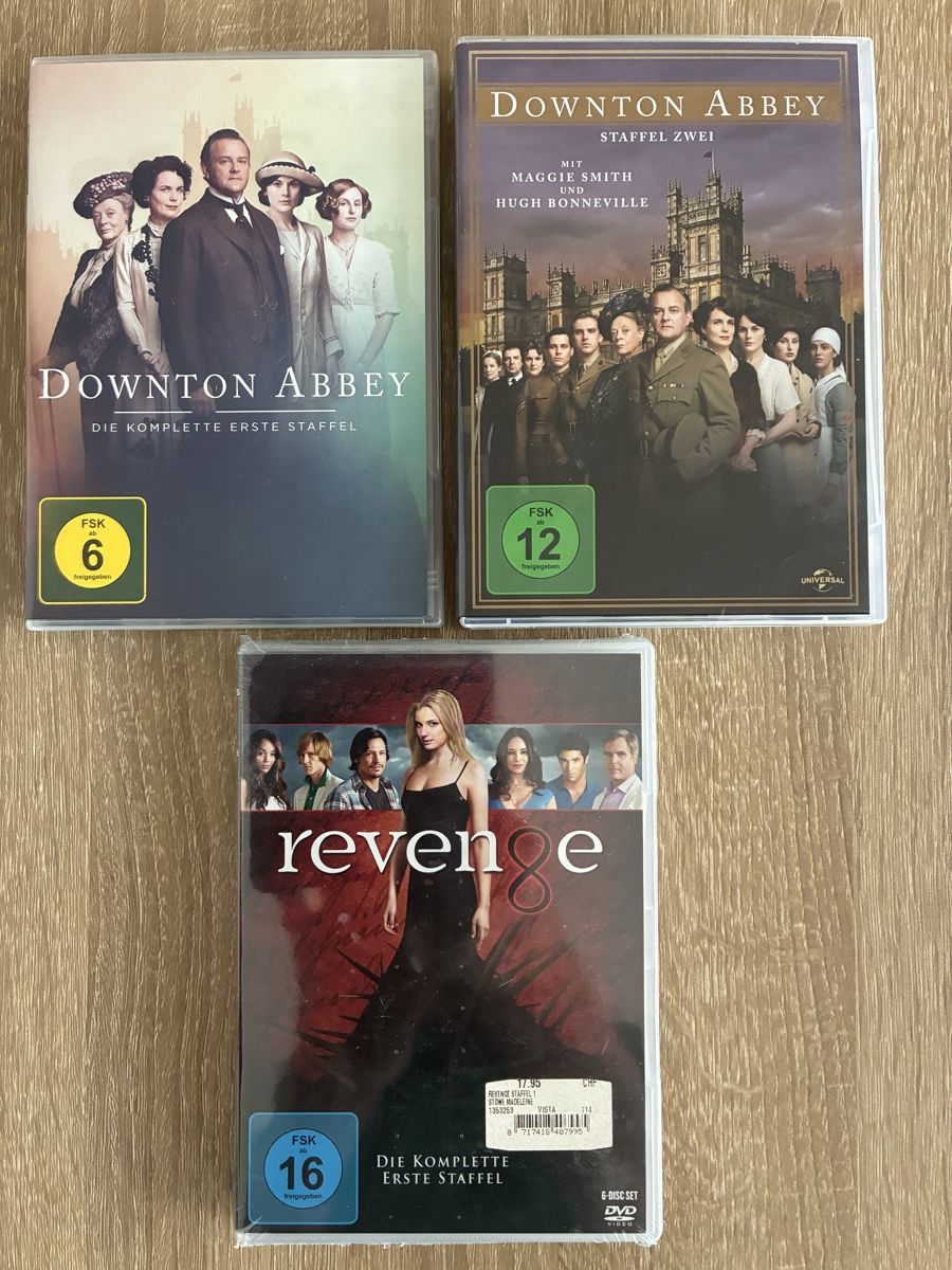 Alle DVDs: Downton Abbey / Revenge – Gebraucht aus Wädenswil von Dersiedler