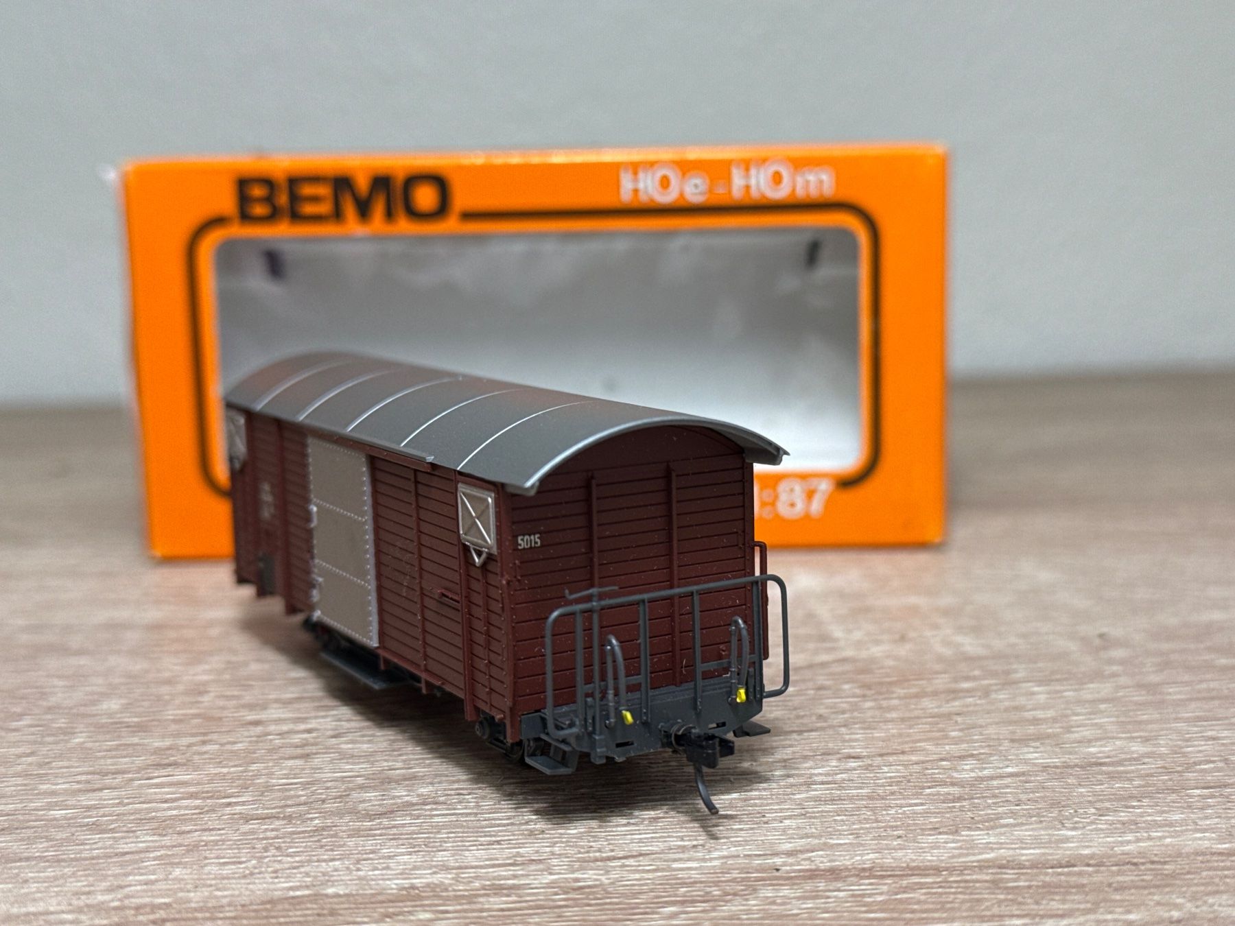 Bemo Modellini di ferrovie: Bemo 2250 105 Güterwagen RhB H0m – Usato da St-Aubin-Sauges venduto da tantome 3