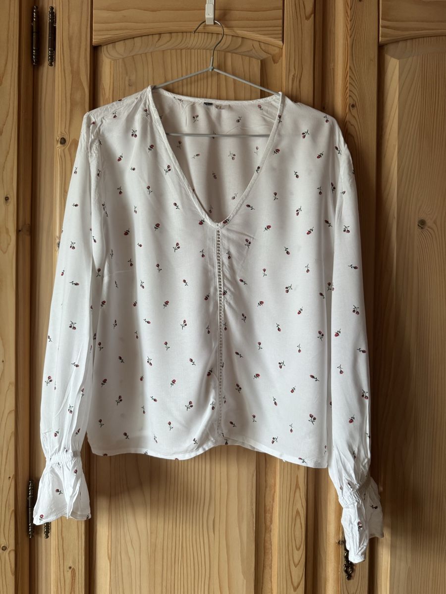 H&M Camicette: H&M Bluse, Grösse 40, weiss mit Rosenmuster – Usato da Hergiswil NW venduto da kaufe_bei_kaufmann