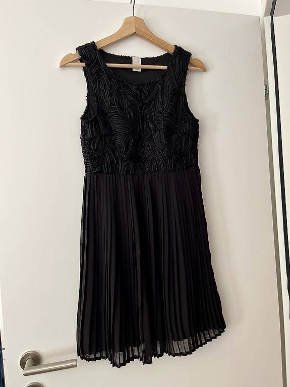 Vestiti: Kleid schwarz XS – Usato da Luzern venduto da Leonie110