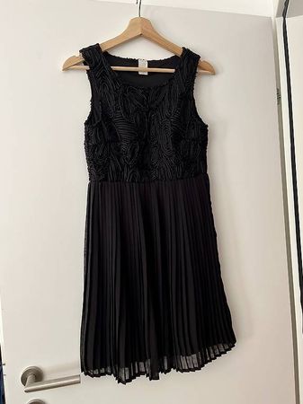 Kleid schwarz XS