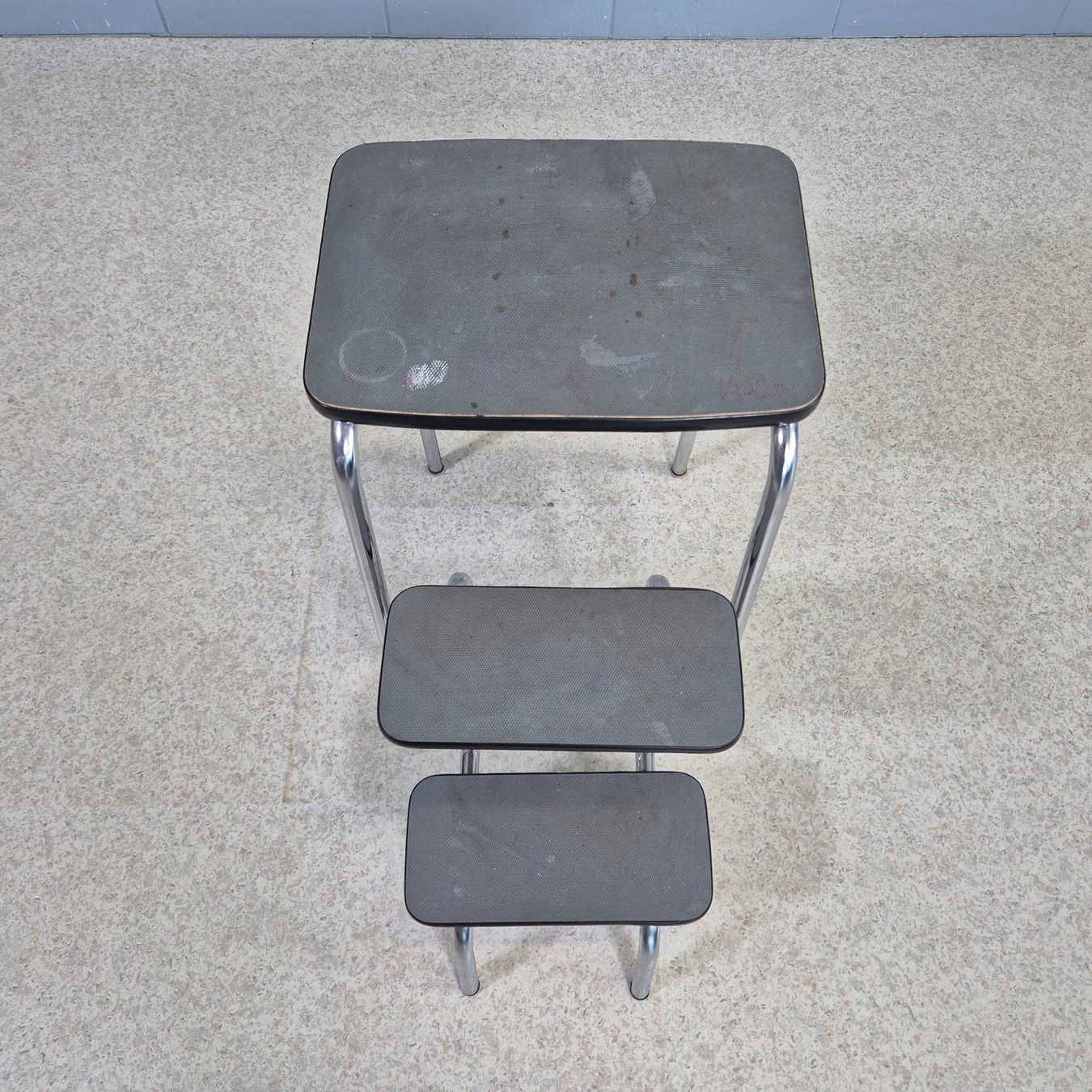Sgabelli: Step-Stool Tritthocker 3-Tritt Hocker grau – Usato da Nottwil venduto da Wondewa-Shop 5