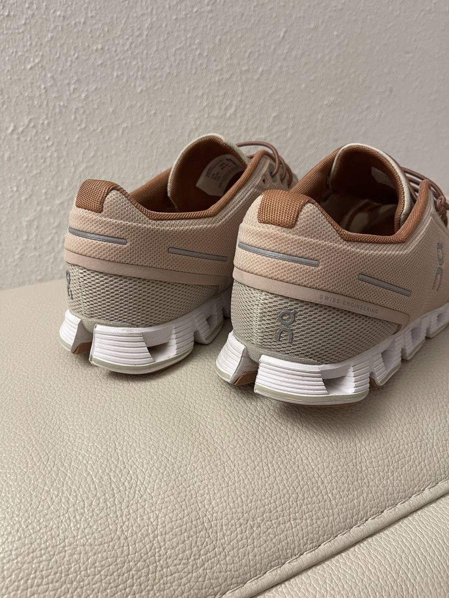 On Scarpe da donna: ON Cloud Running Schuh Damen Gr. 40.5 – Usato da Wichtrach venduto da Adriana222 1