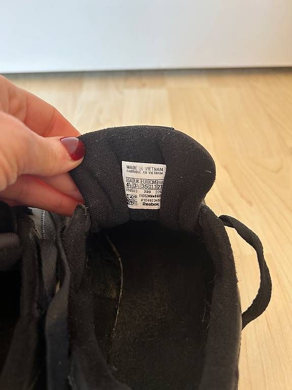 Chaussures hommes: Reebok Classic Sneaker schwarz – D'occasion à Winterthur par Flamenca7 3