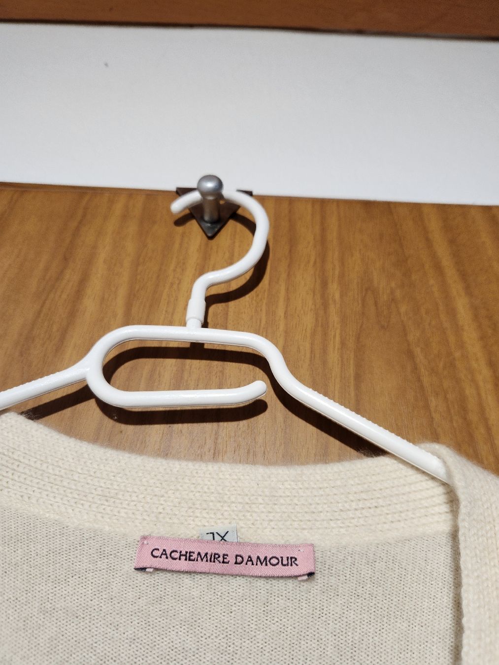 Maglioni & Felpe: Pull Cachemire Damour blanc col V taille XL – Usato da Niedergösgen venduto da Eva2410 5