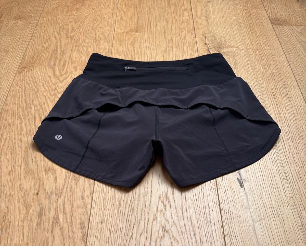 Lululemon Hosen: Lululemon black running shorts, size 2 – Gebraucht aus Kilchberg ZH von ben_pc68 4