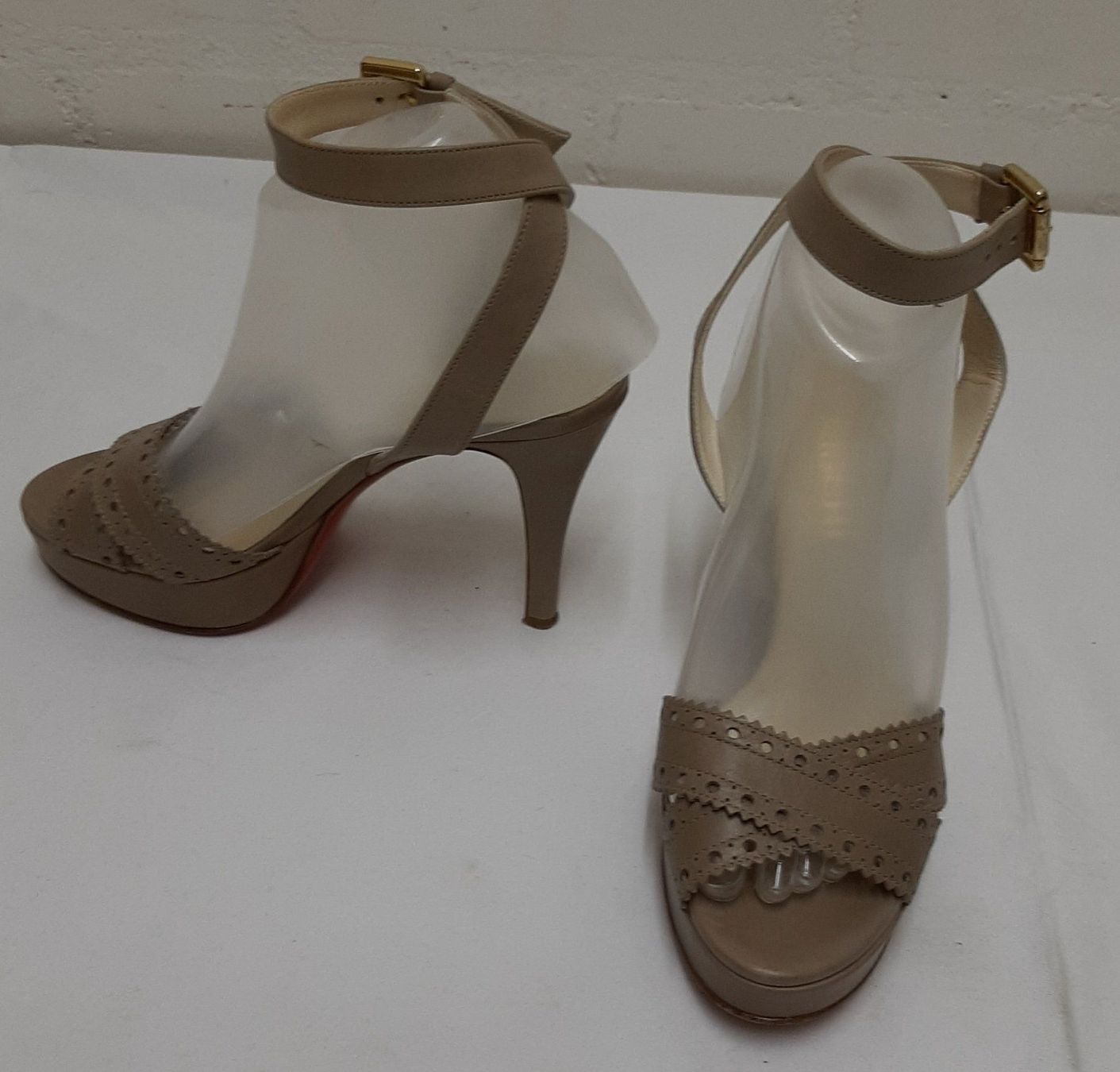 Scarpe da donna: Sandaletten BRUSCHI GRÖSSE 36,5 – Usato da Zürich venduto da Roberto040