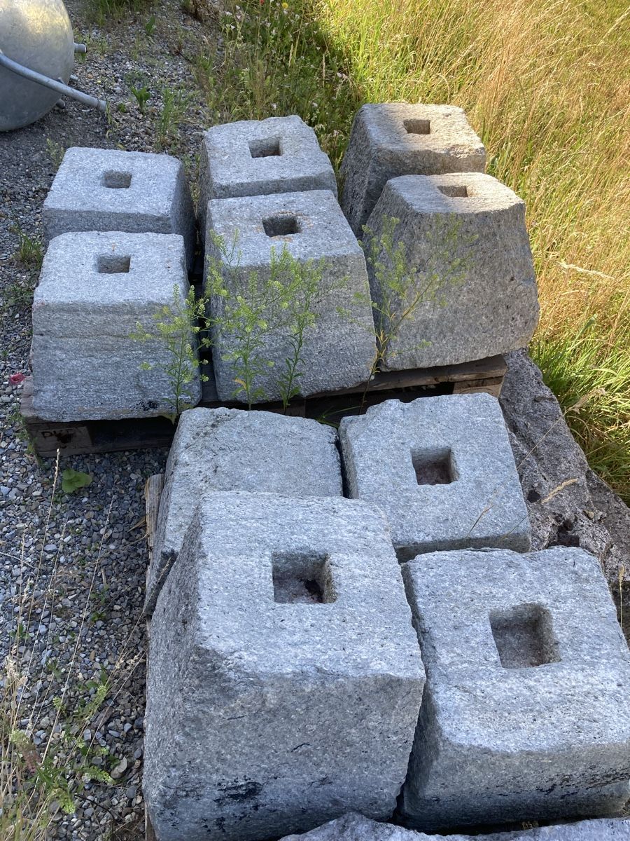 Pietre & tegole: Alte  Garten Sockel Granit  – Usato da Uerkheim venduto da Dealer-4813 1