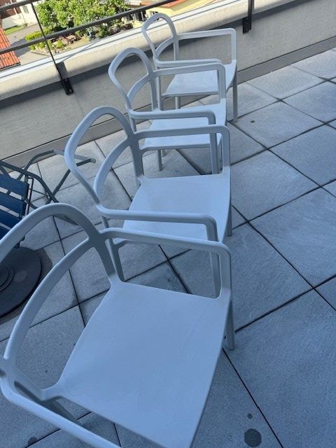 Vier Gartenstühle YPPERLIG Monoblock Stuhl von IKEA Kaufen auf Ricardo