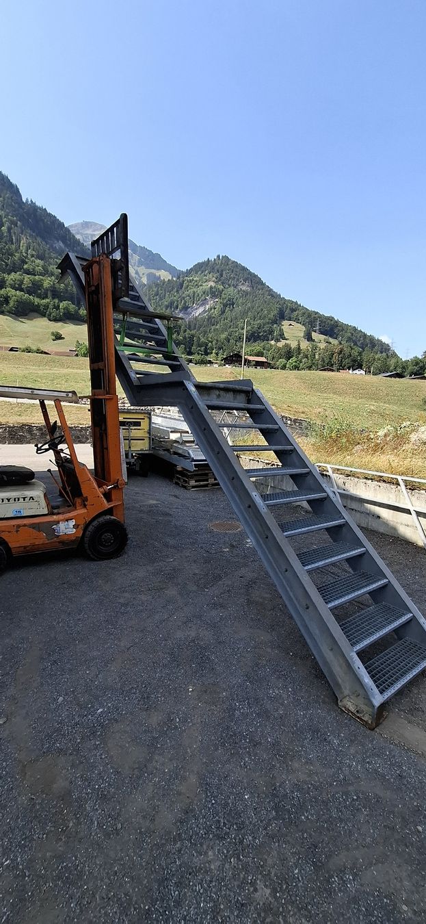 Treppen: Treppe, überwindbare Höhe 429 cm !! – Gebraucht aus Reichenbach i. K. von Wskorpion 2