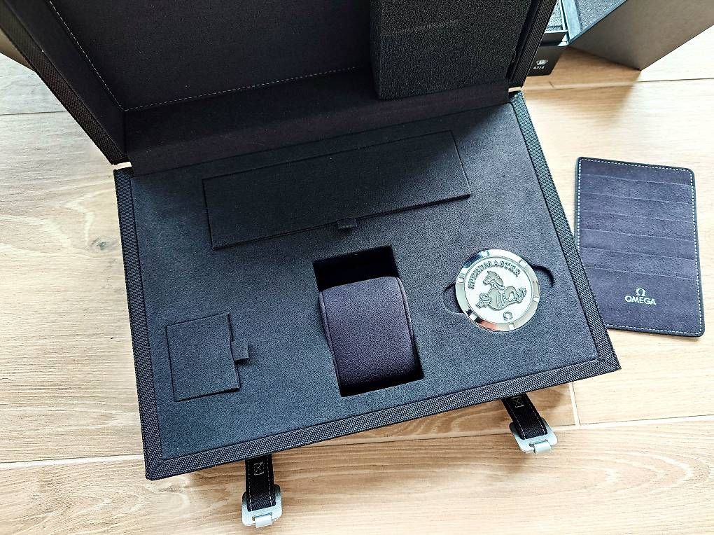 Uhrenboxen: Omega Speedmaster Legendary Moonwatch large box – Neu (gemäss Beschreibung) aus Epalinges von bracelet123 3