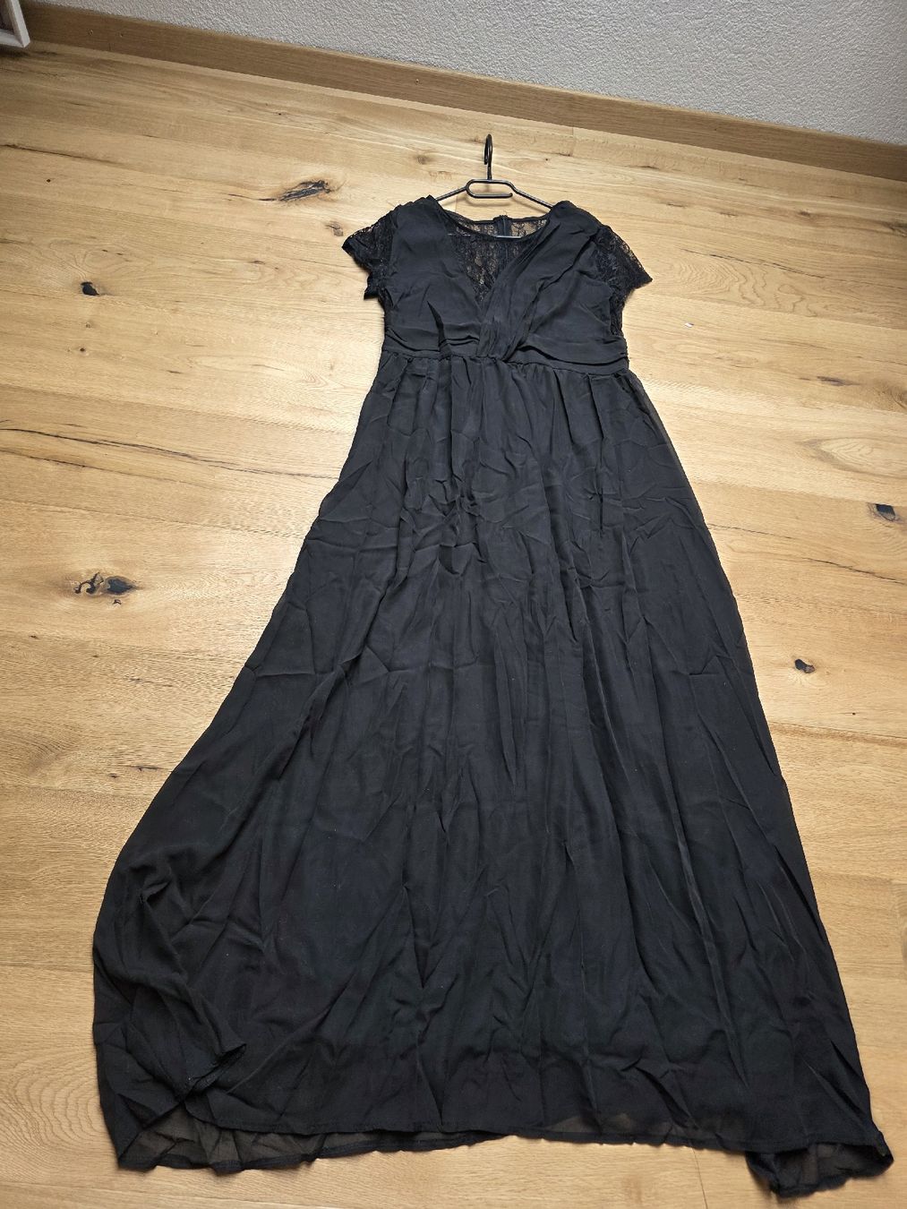 Vestiti: Schwarzes Sommerkleid mit Spitze, Gr. M /L – Nuovo (secondo la descrizione) da Toffen venduto da ver_x68f 6