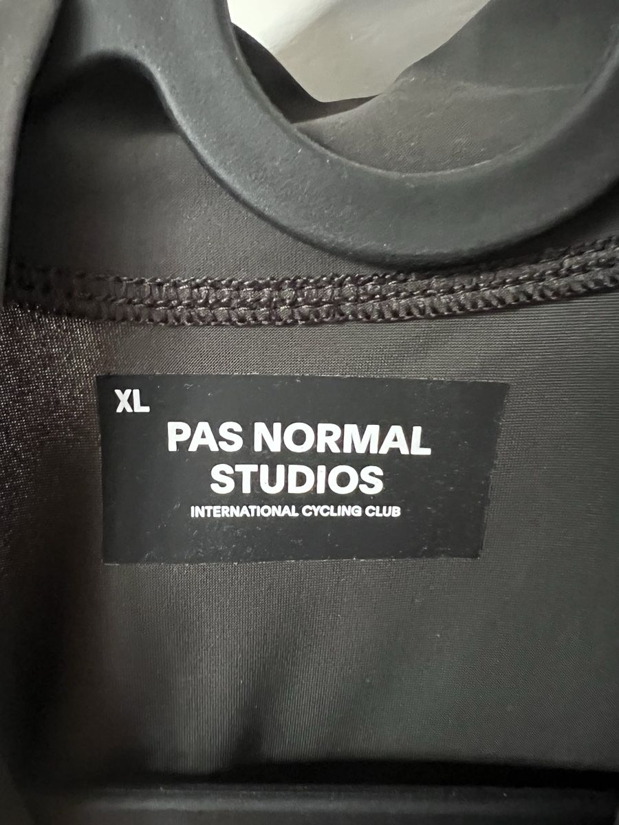 Pas Normal Studios Canottiere & Pantaloni: Pas Normal Studios Mens Essential Jersey – Nuovo (secondo la descrizione) da Binningen venduto da Giusi. 2