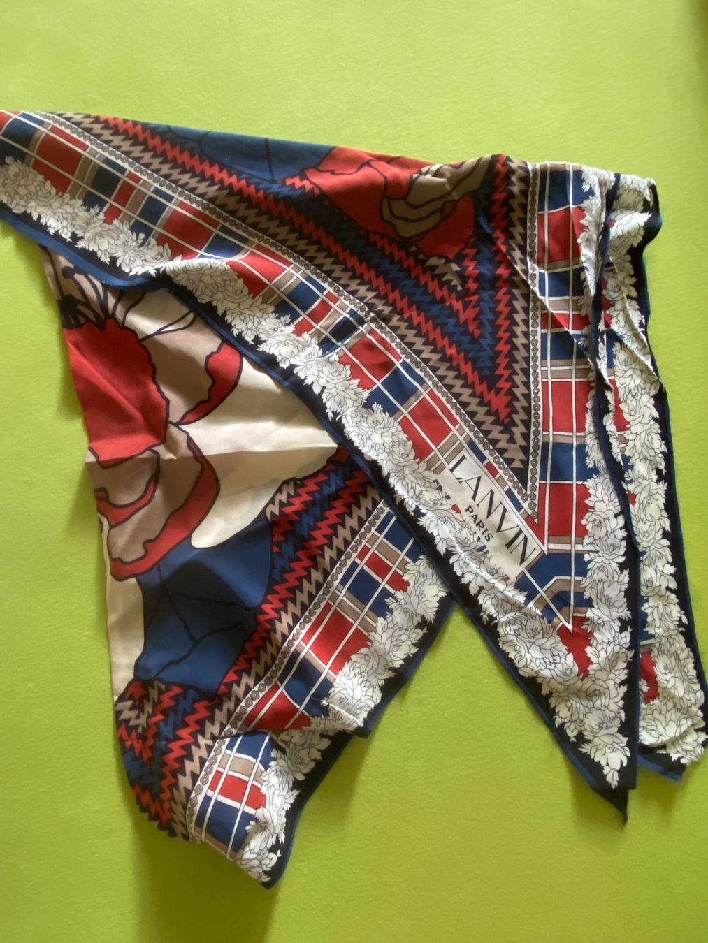 Lanvin Foulard & Sciarpe: Seidenfoulard 3 eckig – Usato da Russikon venduto da Honolulu-2019 4