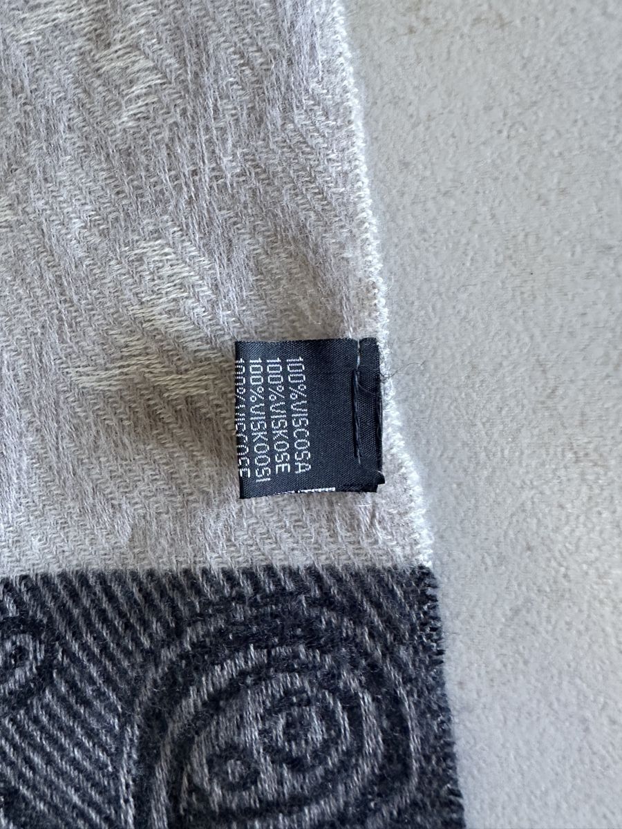 Foulard & Sciarpe: Schal – Nuovo (secondo la descrizione) da Altendorf venduto da Vanessa789 1