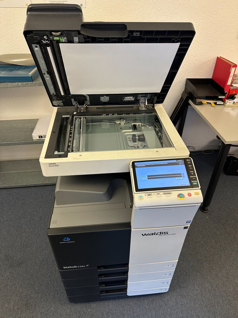 Copieur Konica Minolta Bizhub 284e reconditionné main image 0