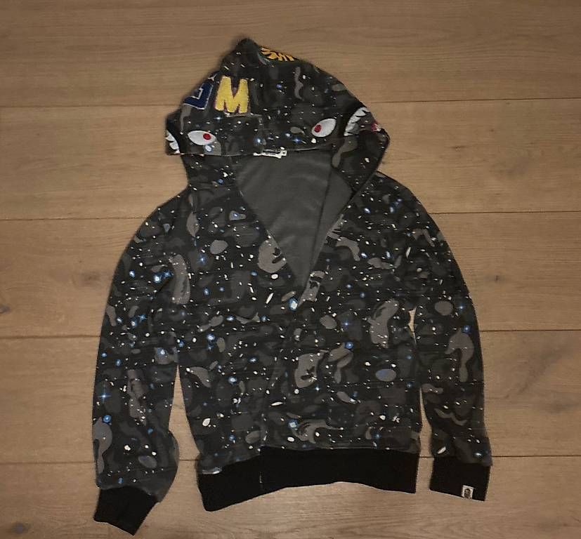 Maglioni & Felpe: Bape shark – Usato da Neuchâtel venduto da eli_kz9z 1