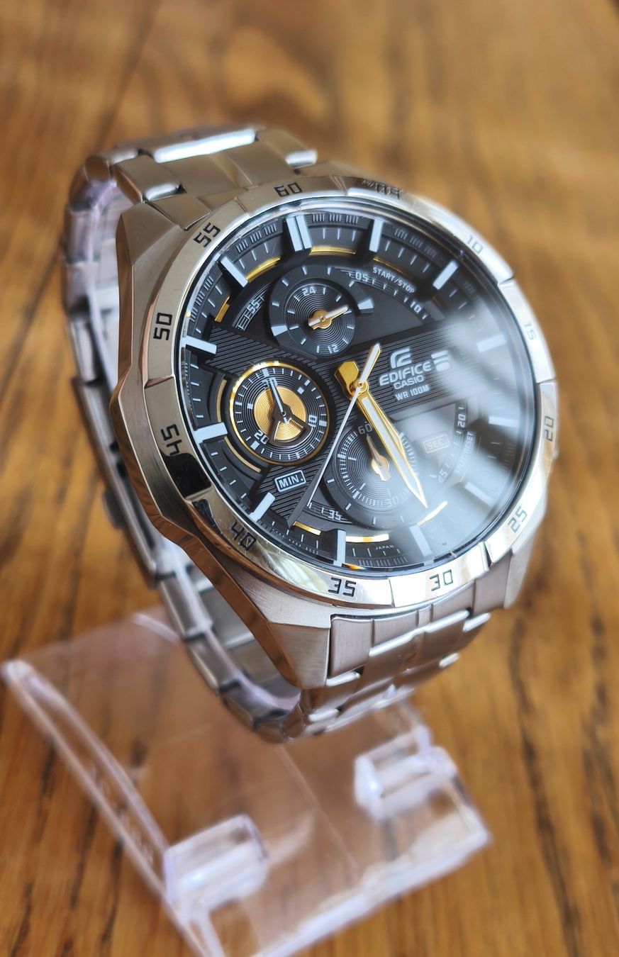 Edifice Montres: Casio Edifice EFR-556 Chronograph – D'occasion à Aarau par Blingo01 1