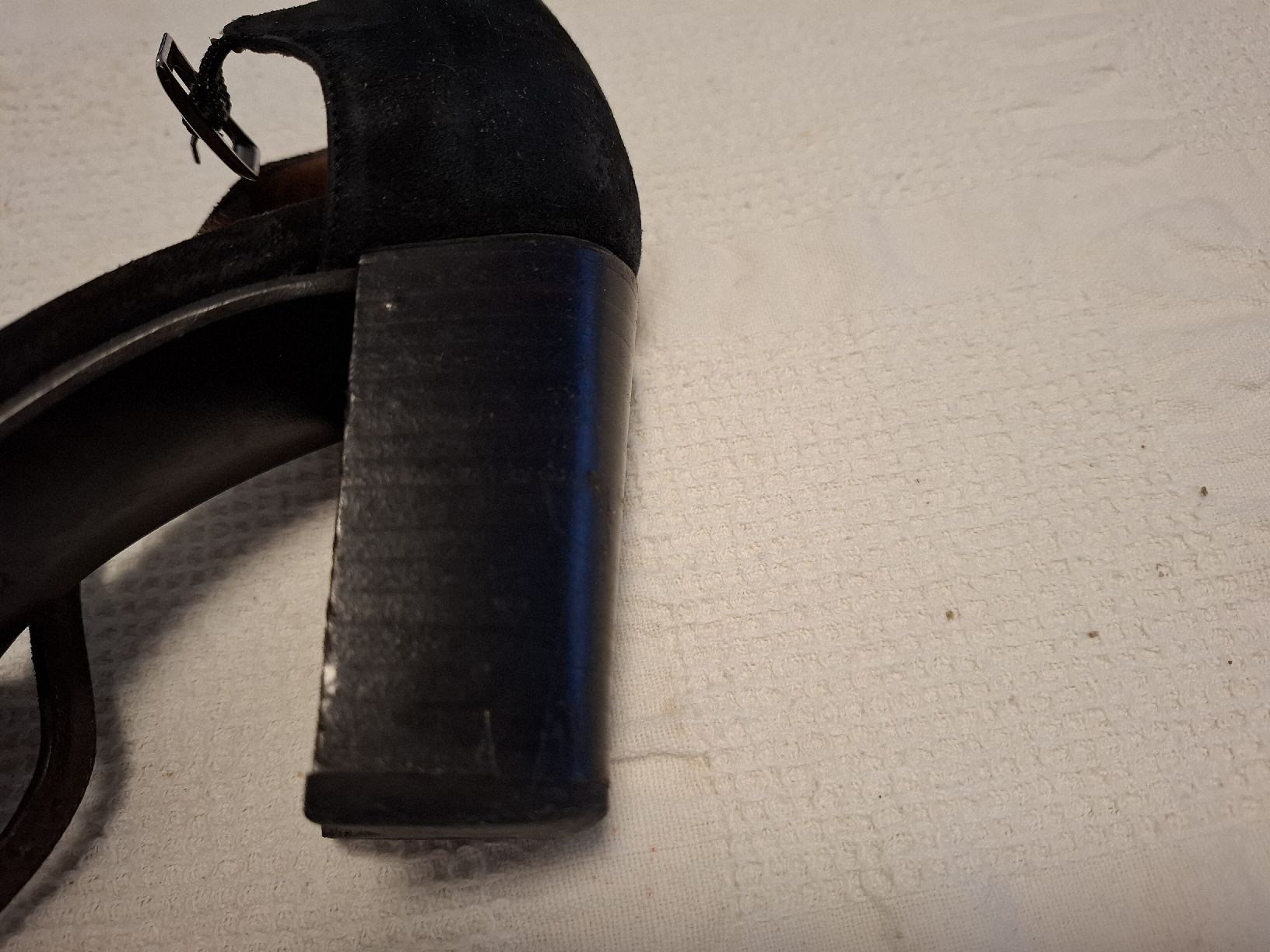 Scarpe da donna: Scarpe nere col tacco comode, n.35 – Usato da Camorino venduto da ros_cj5f 3