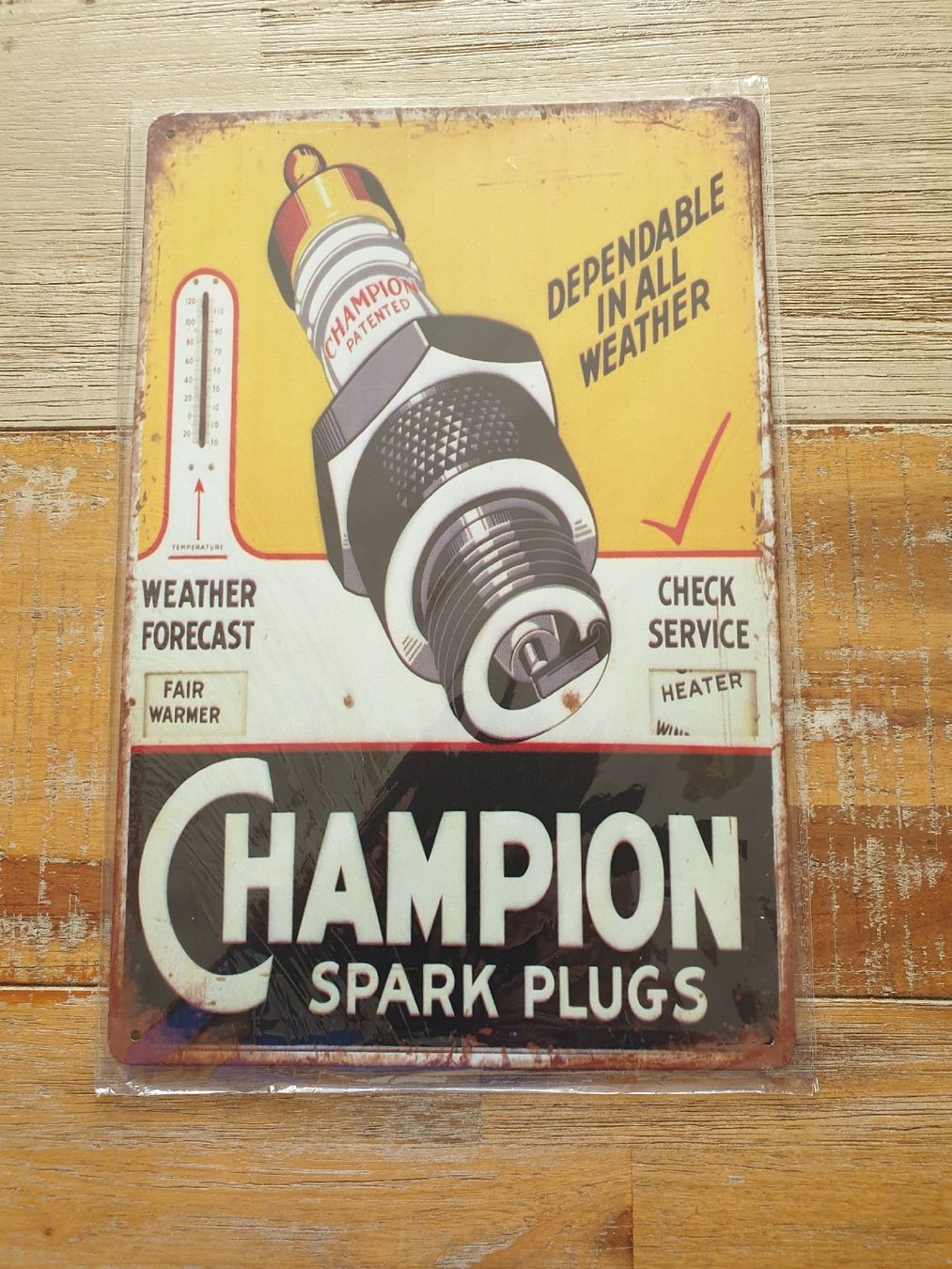 Champion Insegne: Champion Spark Plugs Blechschild, Vintage Optik – Nuovo e nell'imballaggio originale da Olten venduto da Marsmobil