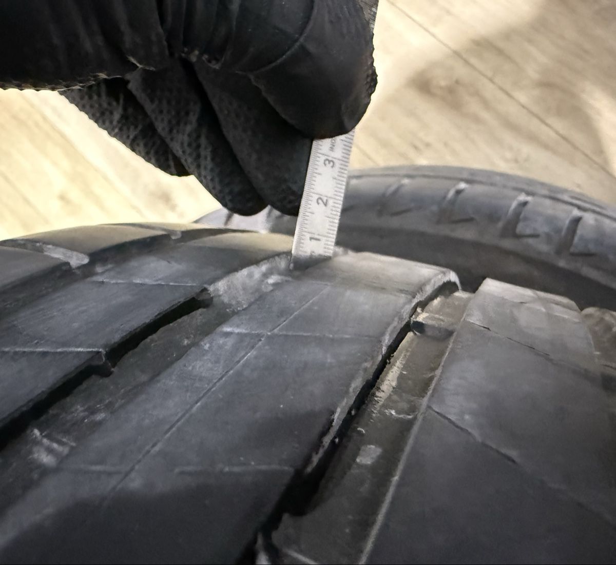 Pneus & Roues: 215/40/18 – D'occasion à Gisikon par SKR-F10 1