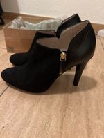 "Unisa" Stiefeletten mit Absatz aus schwarzem Leder und Wild