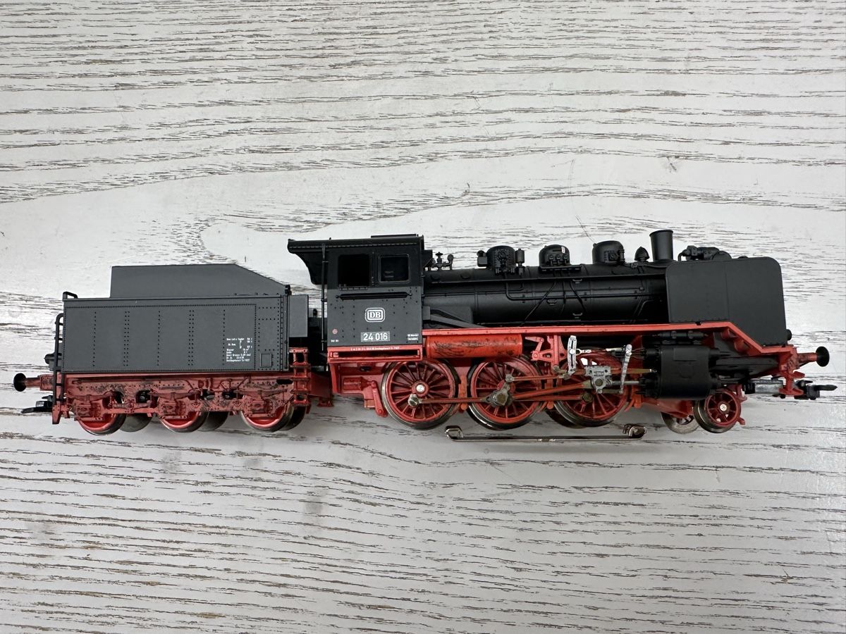 Märklin Modellini di ferrovie: Märklin 36240 DB BR 24 digital fx – Usato da Lupsingen venduto da New-Haven 3