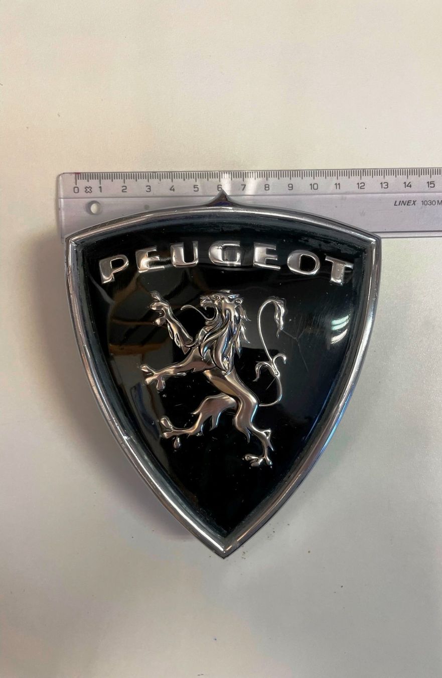 Peugeot Tutti pezzi di ricambio auto: Peugot Emblem mit Löwe – Usato da Lenk im Simmental venduto da trampeltier61 2