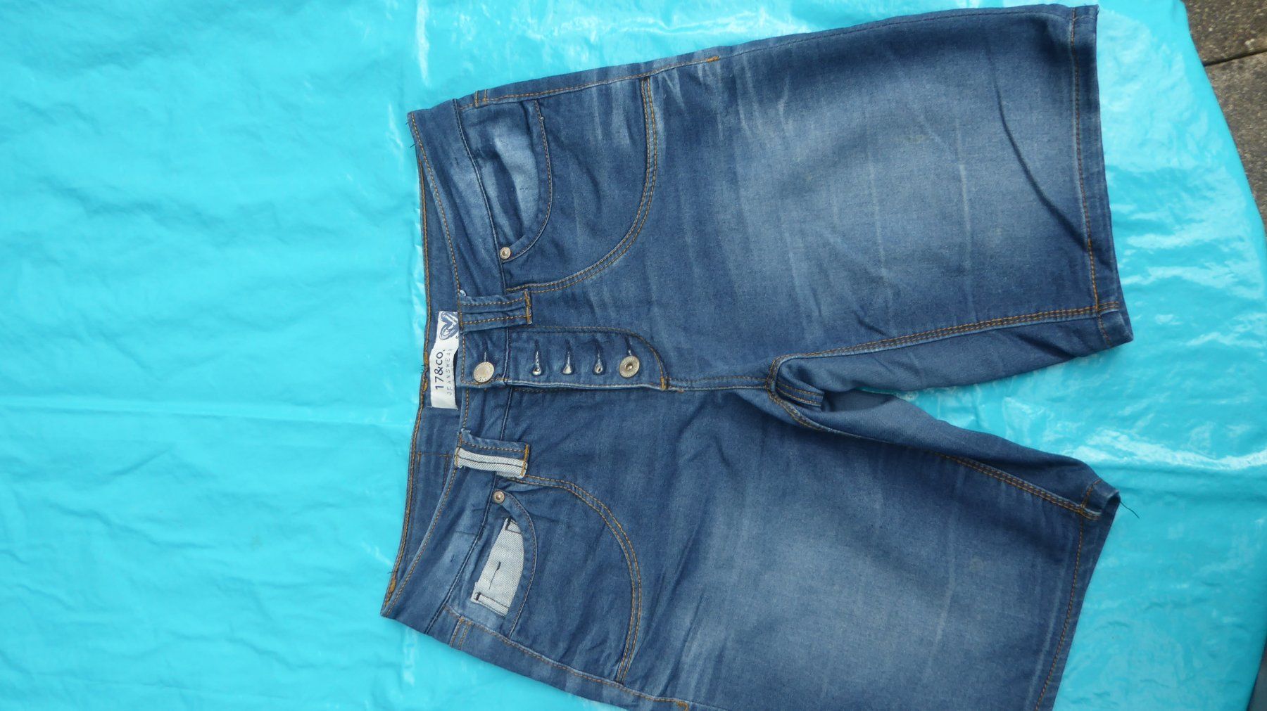 Jeans: Jeans kurze Hose 17&co Gr 38 Bund 40cm – Gebraucht aus Sargans von Benziner 3