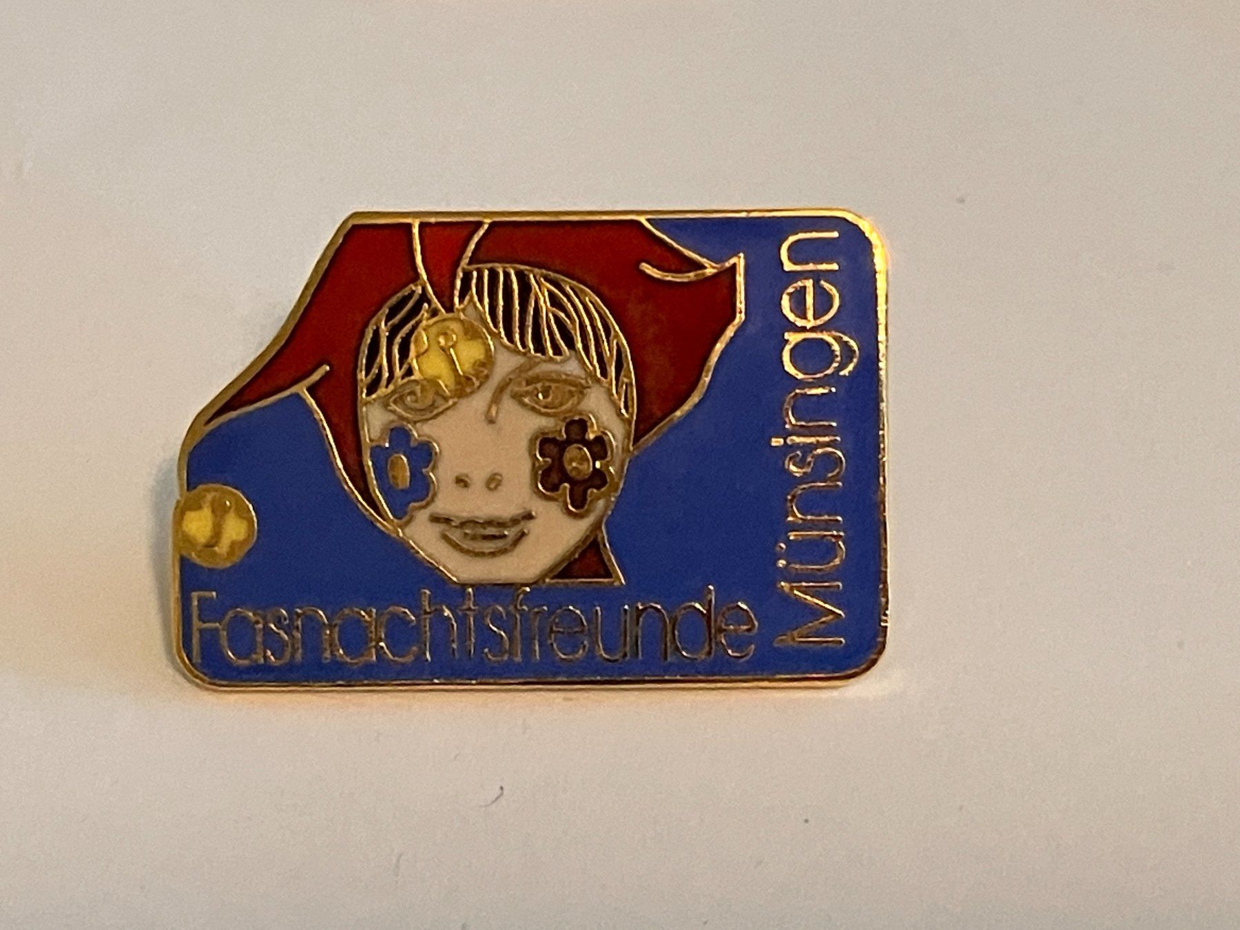 Placchette & Badge: 1 Pin Fasnachtsfreunde Münsingen – Usato da Basel venduto da djwwpp