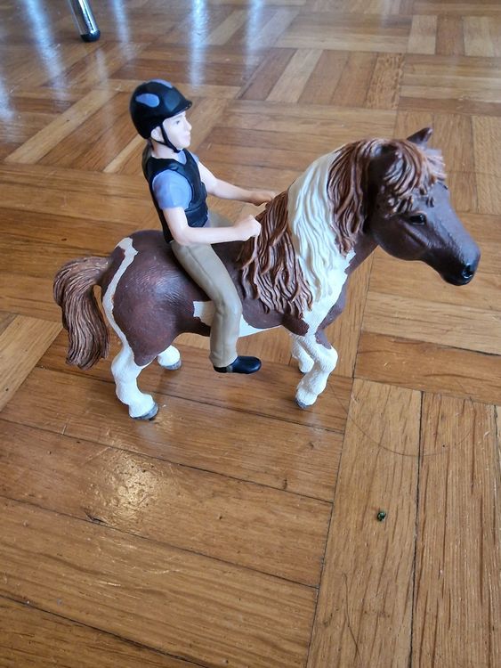 Schleich Pferd gefleckt mit Reiterin | Kaufen auf Ricardo