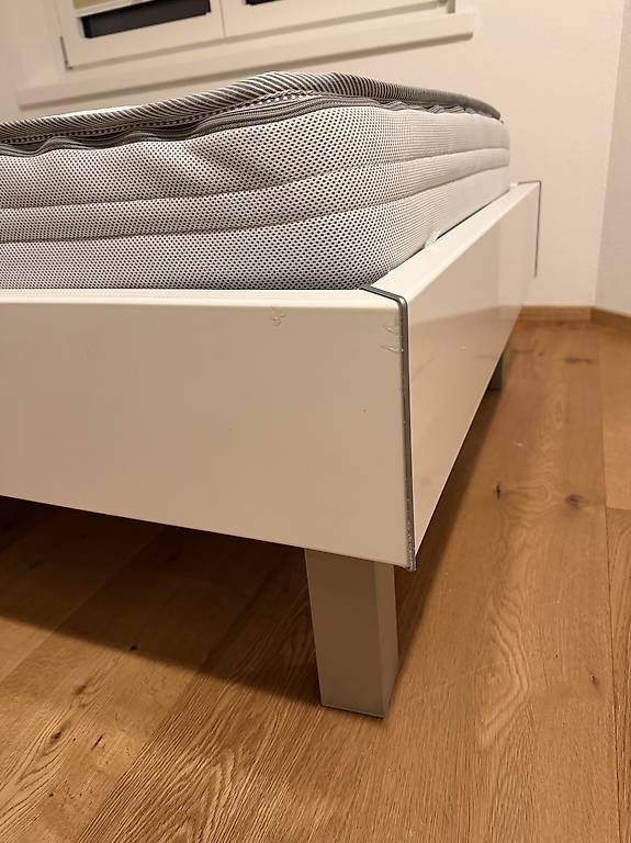 Letti: Bett mit Lattenrost und Matratze – Usato da Gisikon venduto da Sterena 1