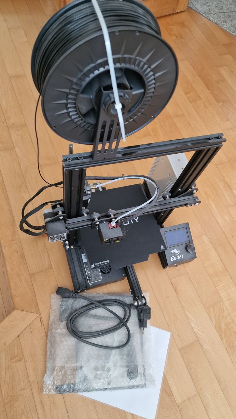 Creality Imprimante 3D: 3D Drucker Creality Ender 3 Pro mit Filament Rolle – D'occasion à Weisslingen par and-lo73