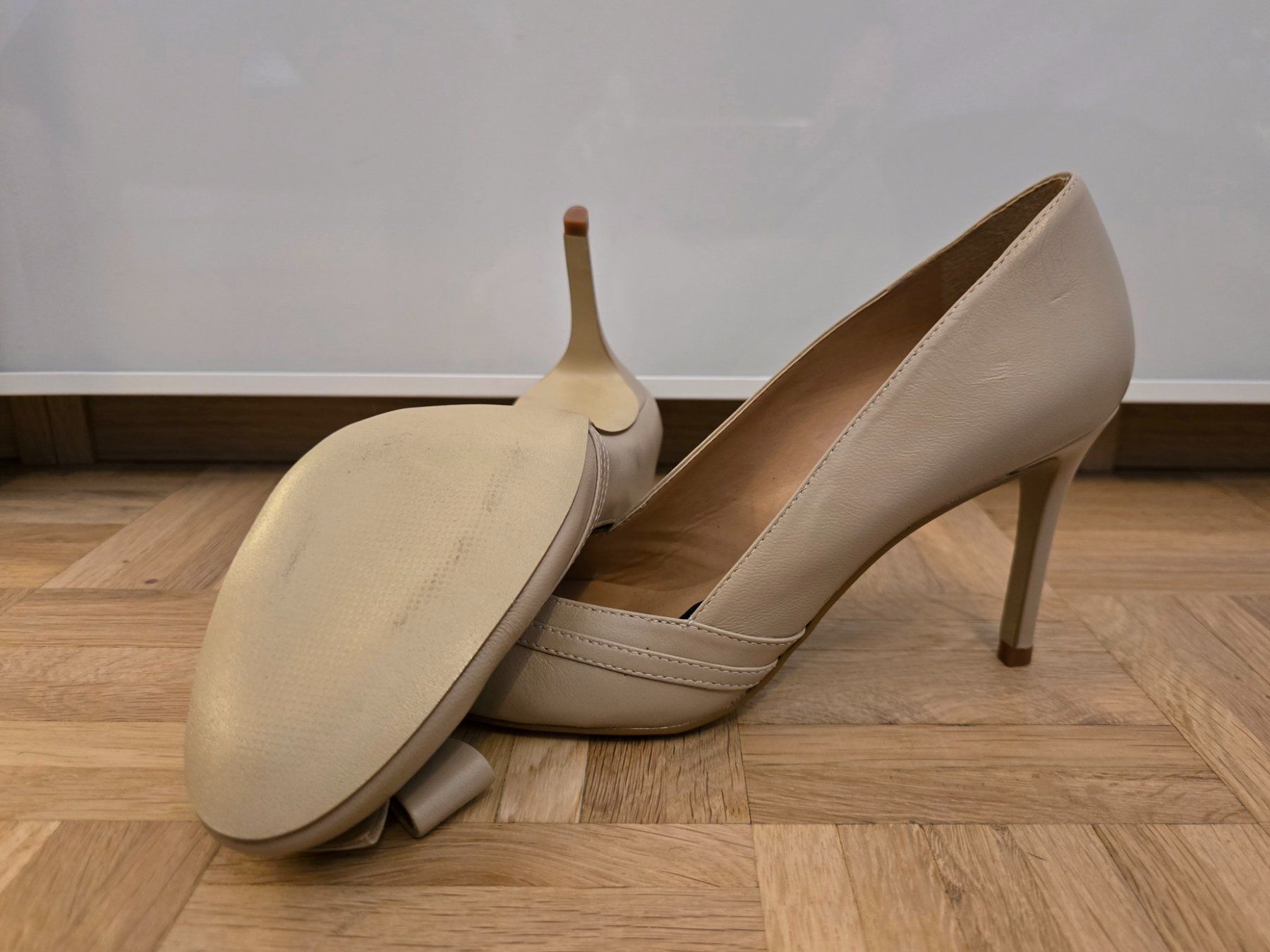 Damenschuhe: Escarpins neufs à nœuds, beiges – Neu und originalverpackt aus Genève von cec_d6pg 1