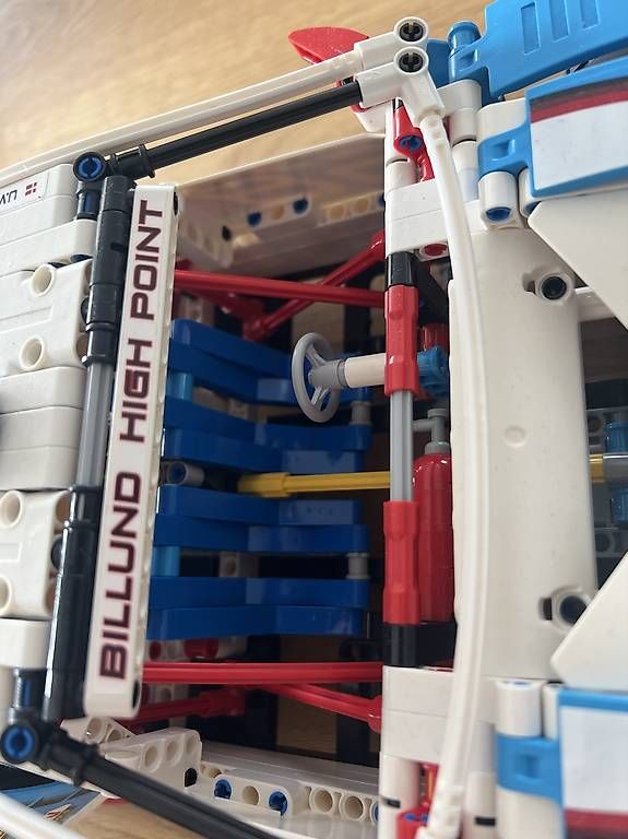 Lego Spielzeuge: Lego-Technic Auto 42077 – Gebraucht aus Uzwil von sab_nhc7 3