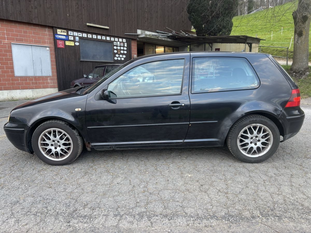 VW Automobili: Golf 4 gti – Usato da unterägeri venduto da Nelo.92