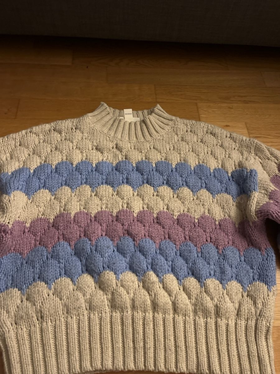 Monki Pulls & Sweat-shirts: Monki Pullover gestrickt mehrfarbig  – D'occasion à Zürich par zoe_6fqm 1