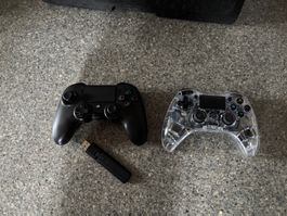 Zwei Controller PlayStation