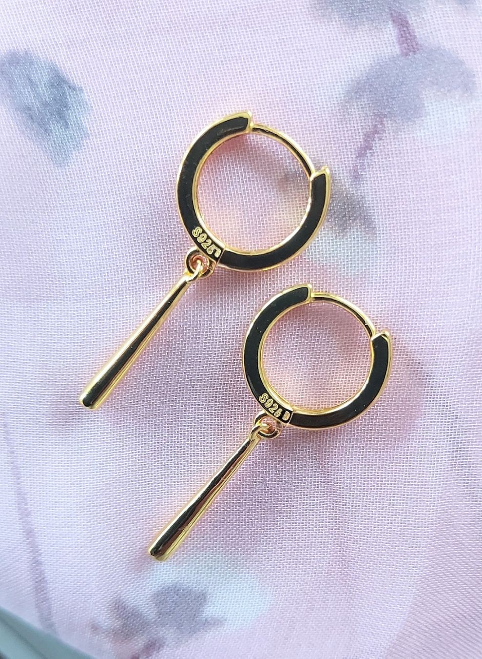 Ohrringe & -stecker: Goldene Ohrringe, elegantes Design! – Gebraucht aus Ettenhausen TG von CH2300