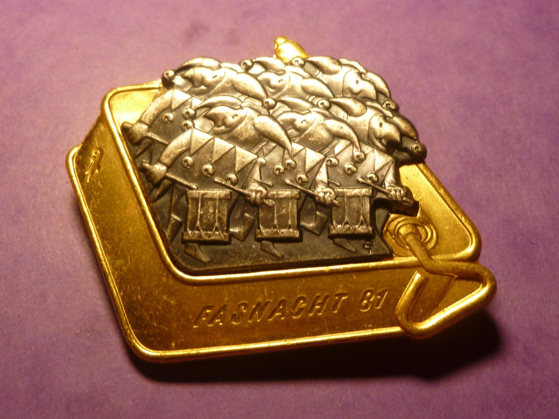Placchette & Badge: BASEL 1981 GOLD – Usato da Ried (Muotathal) venduto da Mandarin02