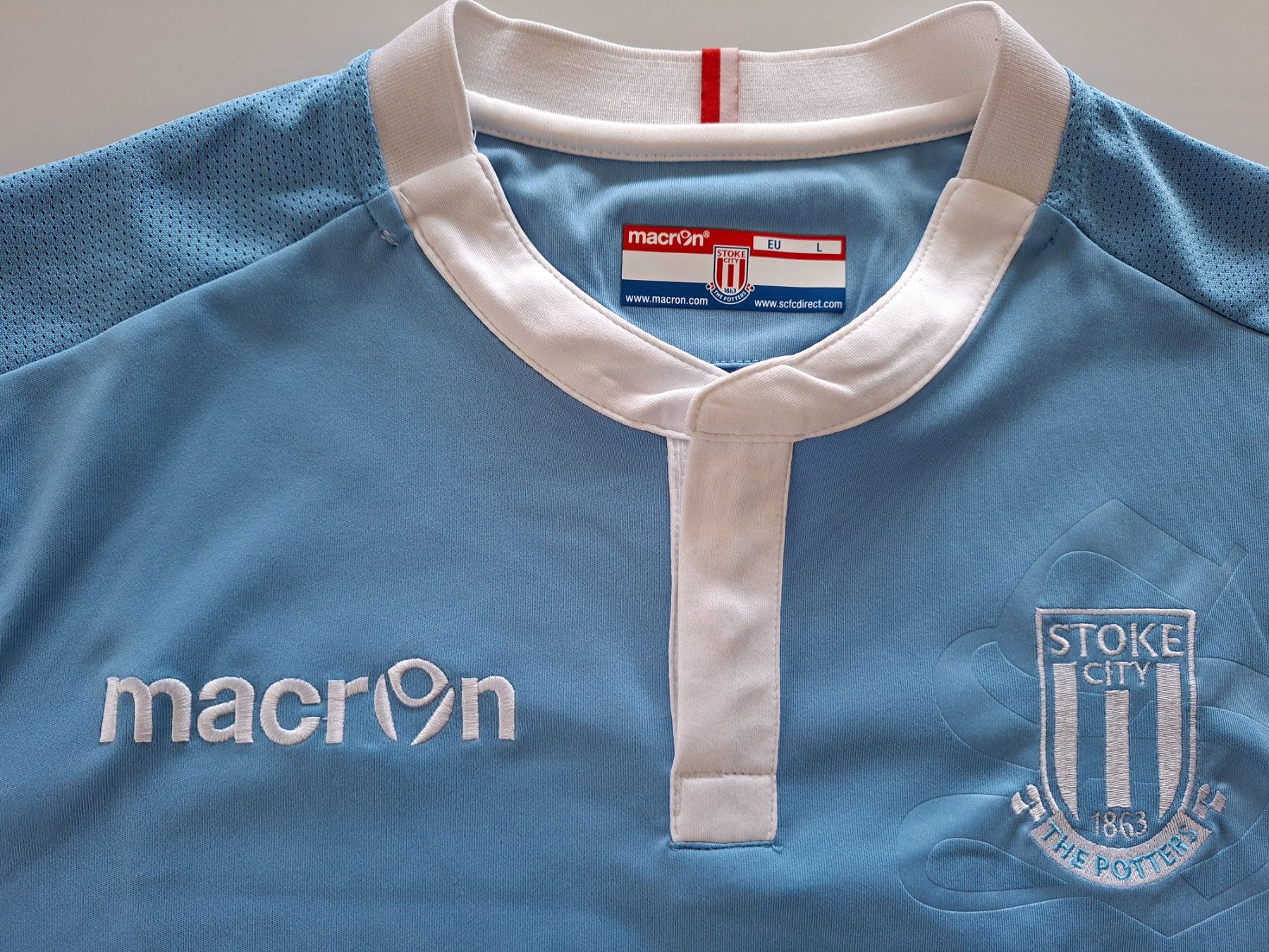 Canottiere & Pantaloni: Maillot Macron Stoke City away 2016-2017 – Usato da Signy venduto da oli_sn9g 2