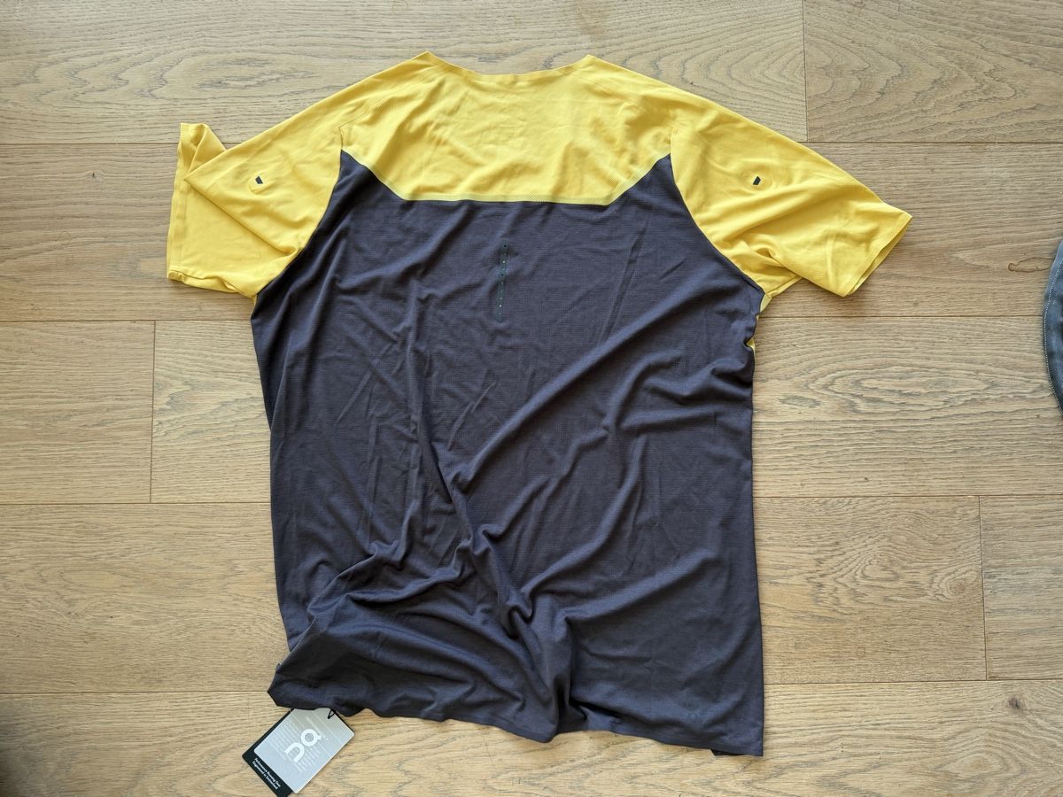 On T-shirts: On Performance T Herren Grösse L – Neuf avec emballage d'origine à Zürich par z00mie 3