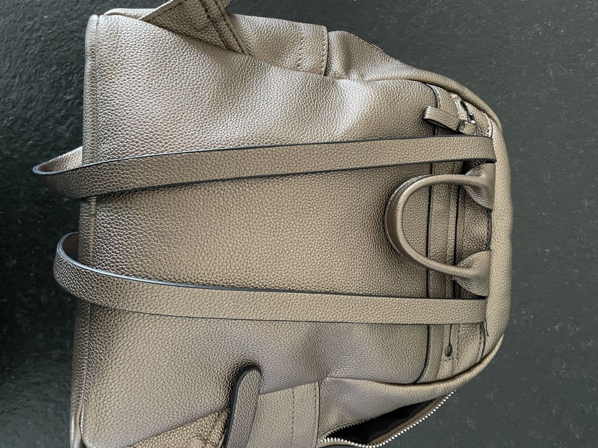 Zaini: Petit Sac à dos élégant couleur bronze - PARFOIS – Nuovo (secondo la descrizione) da Vuisternens-Ogoz venduto da PhilDr 2