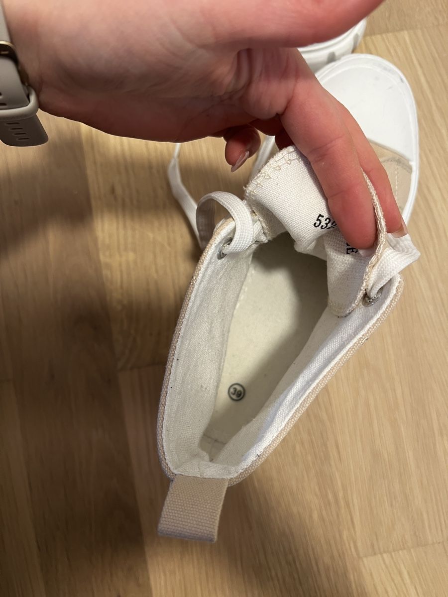 Chaussures femmes: Platteau Sneaker Beige – D'occasion à Rapperswil SG par Tiniva 2