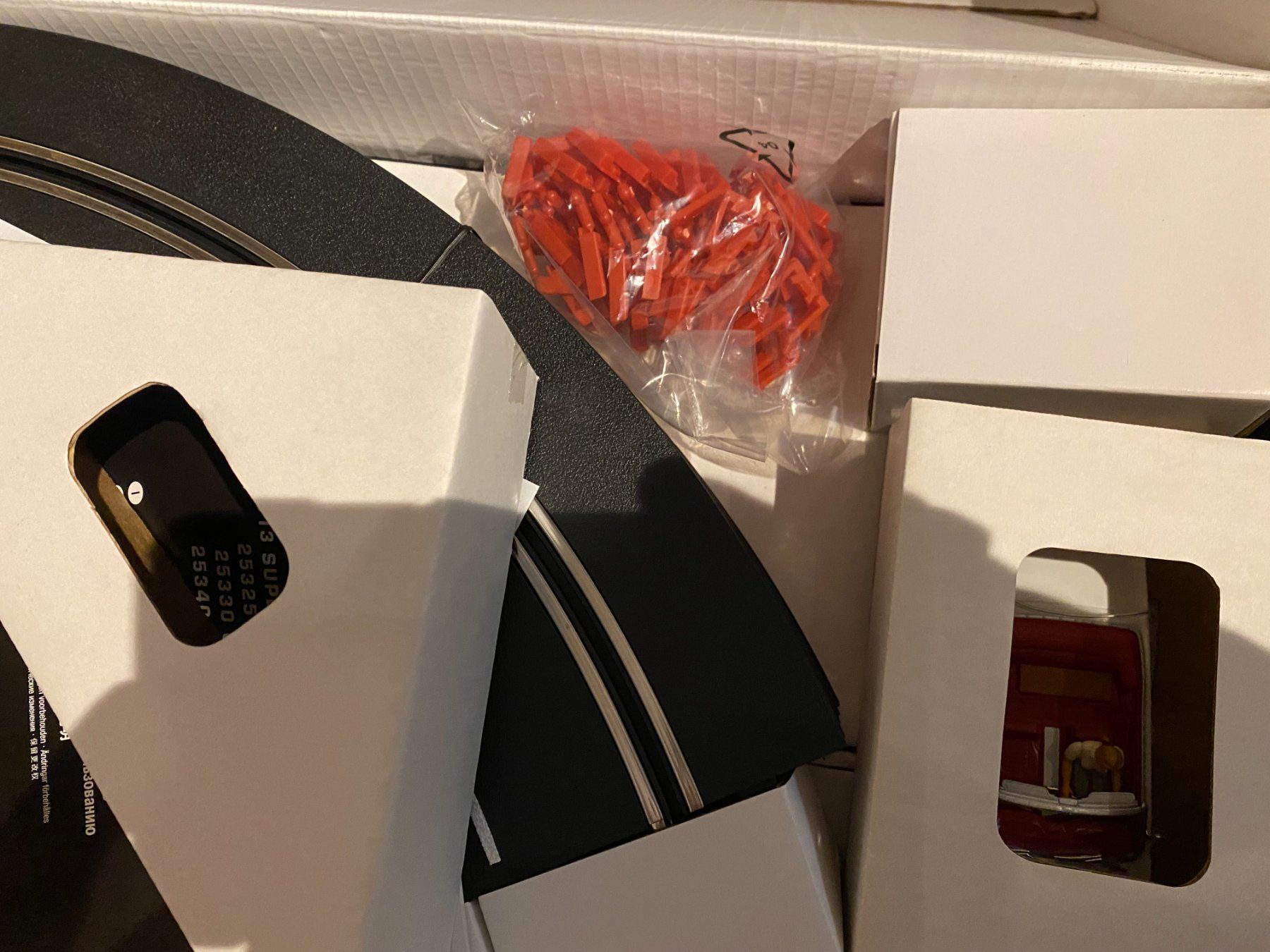 Carrera Piste: Boîte Carrera Evolution Goldfinger 007 1/32 (No Scalextric) – Nuovo e nell'imballaggio originale da Grand-Lancy venduto da Kimplay 7