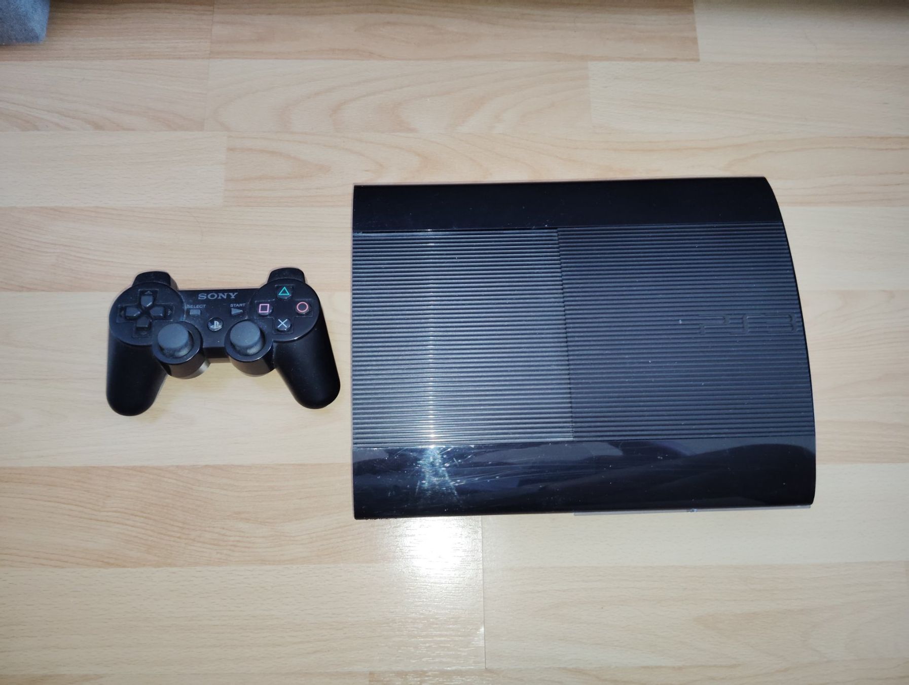 Sony Konsolen: Playstation 3 Slim mit controller und CoD Black Ops – Gebraucht aus Rorschacherberg von dualwield-man 1