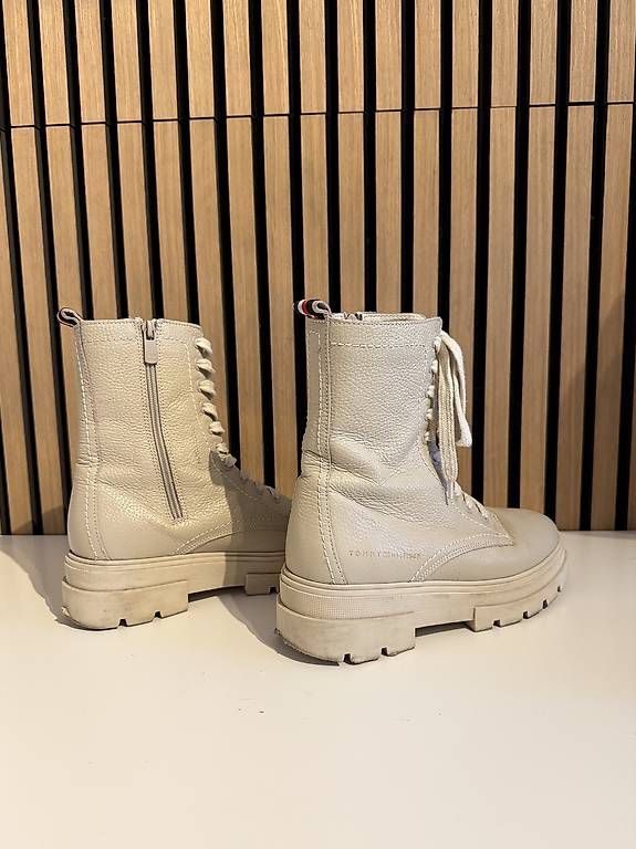 Tommy Hilfiger Scarpe da donna: TOMMY HILFIGER Schnürboots – Usato da Luzern venduto da lun_wl9w 3