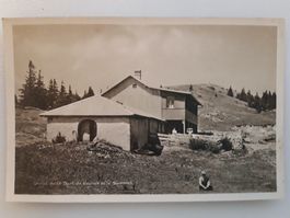 Chalet de la Dent de Vaulion et le Sommet