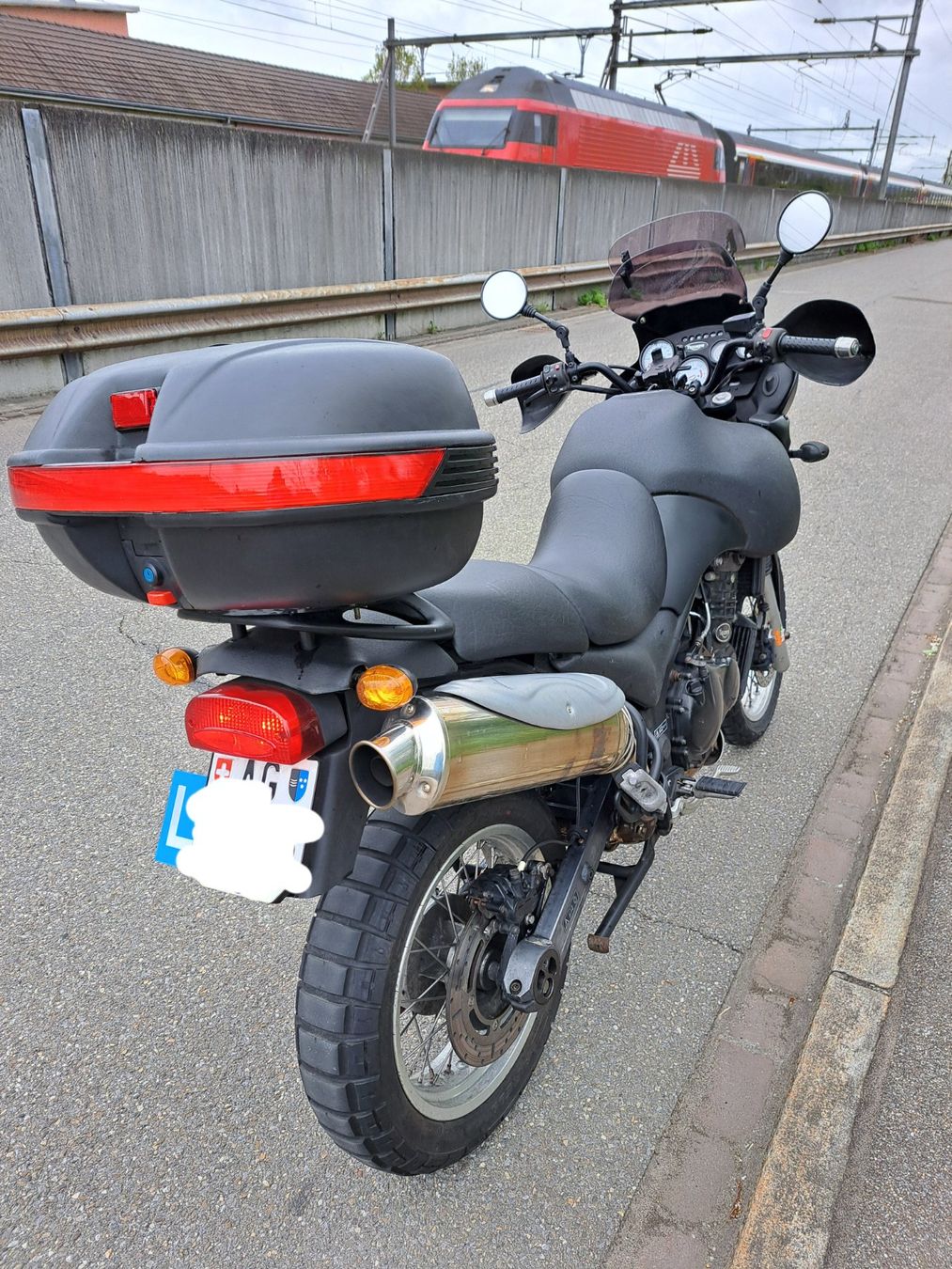 Triumph Touring: Triumph Tiger 885  ab 1111.- Chf. – Usato da Zürich venduto da masscun 3